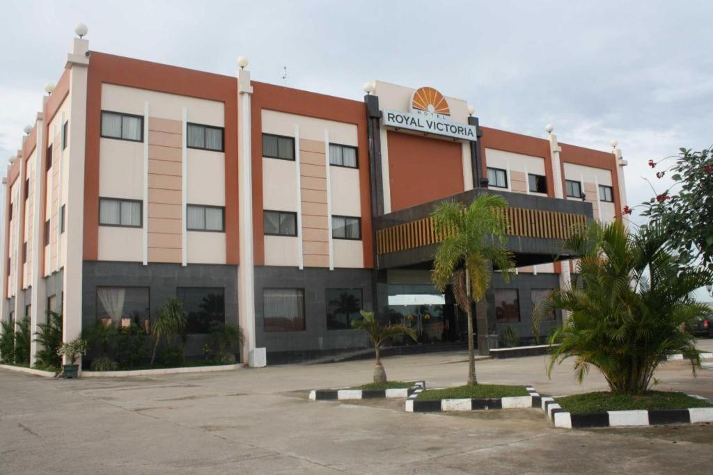 Royal Victoria Hotel Sangatta Sengata Exterior photo